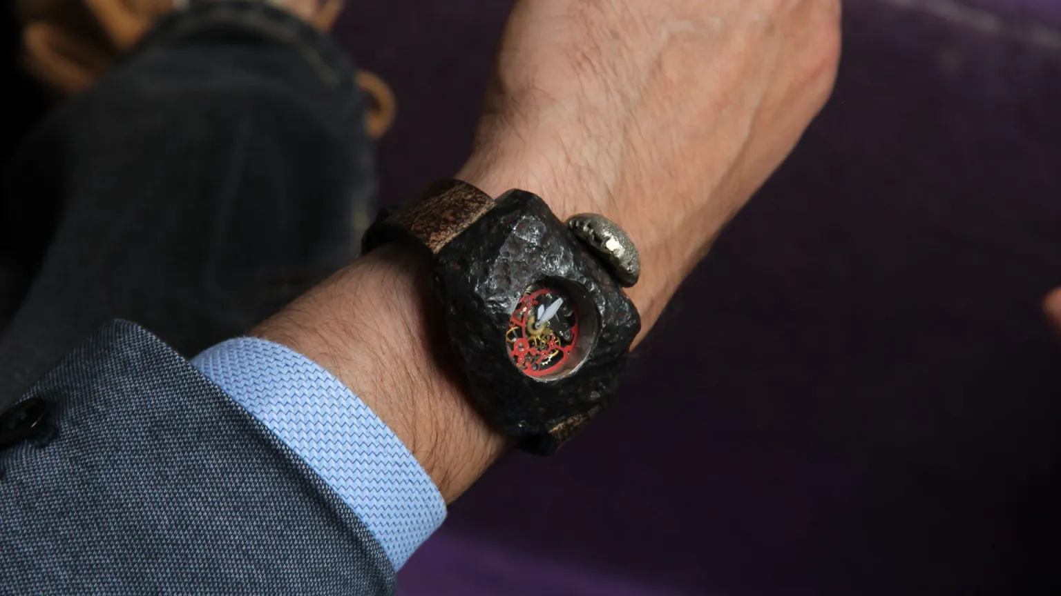 این ساعت لوکس از شهاب‌ سنگ ساخته شد