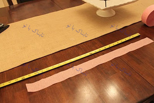 از کاغذ کشی نواری به عرض دو تا سه سانتی متر و به طول 30 سانتی متر می‌بریم