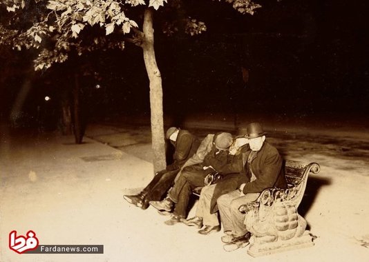 مردانی که شب را در یک زمین خاکی به صبح می‌رسانند- لندن سال 1902 