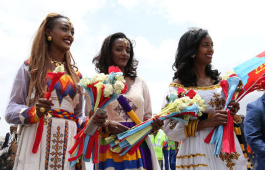 استقبال از نخستین پرواز بین دو کشور اتیوپی و اریتره پس از 20 سال قطع روابط
