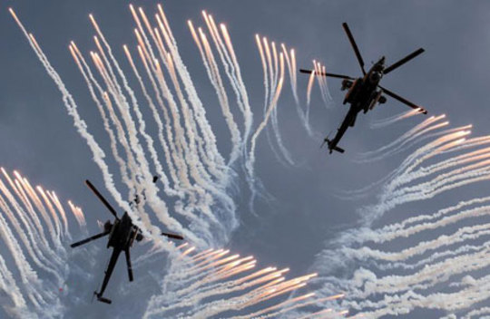 شلیک همزمان بالگردها در مسابقات نظامیان جهان در روسیه