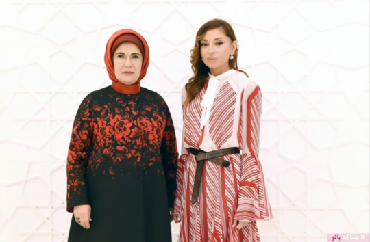 عکس کمتر دیده شده از مهربان علیوا و امینه اردوغان باکو سال 2017 میلادی