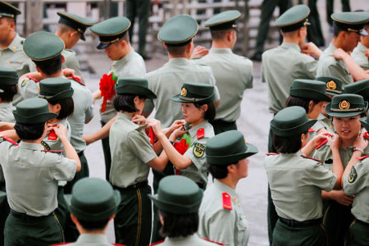 دختران افسر پلیس مبارزه با تروریسم در چین