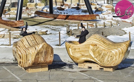 بزرگترین دمپایی های چوبی دنیا.
