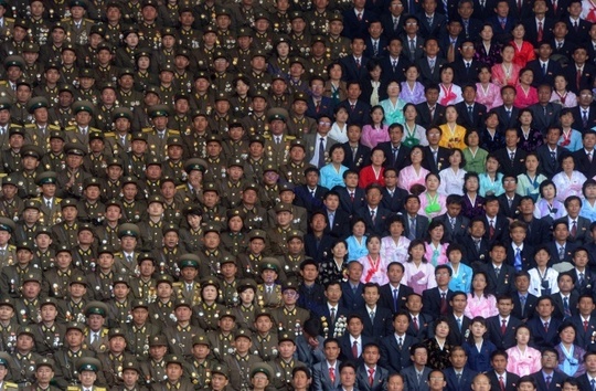  کره شمالی، قرار گرفتن ارتش و غیر نظامیان در کنار هم 