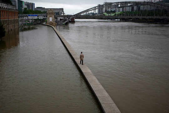 طغیان رودهای در فرانسه و بالا امدن سطح آب رود سن