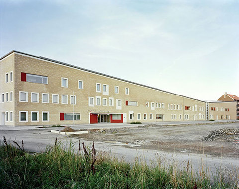 مدرسه Kollaskolan در کانگزباکا سوئد در سال 2016 توسط معماری به نام کامینسکی ساخته شد. نمای خارجی آن بسیار ساده است، اما در داخل...