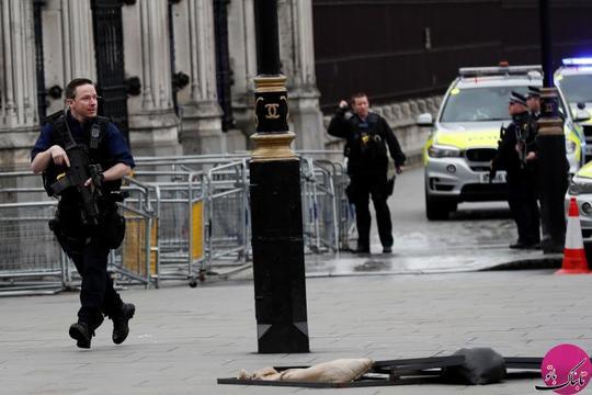 سایر تصاویر از این حادثه‌ی احتمالاً تروریستی در پل وستمینیستر بریج شهر لندن بریتانیا