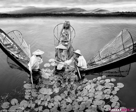 ماهیگیران به روش سنتی و در آرامش در حال ماهیگیری هستند