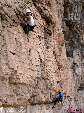 دیواره کوه قیه در منطقه آزاد ماکو بهشت صخره نوردان محسوب می شود. با آغاز بهار، بهار صخره نوردان نیز شروع میشود و تا اواسط پاییز صخره نوردی دراین دیواره عظیم رواج دارد.