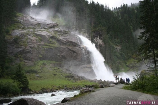 آبشارهای کریمل اتریش از بلندترین آبشارهای اروپا هستند و طول آنها به ۳۸۰ متر می رسد