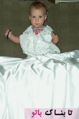 وقتی دختر او آلیسون متولد شد، برندی تصمیم گرفت تا همین کار را انجام دهد اما این بار لباس عروسی گرانقیمتش را جایگزین شلوار جین کرد
