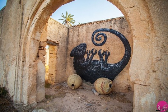 هنرنمایی بر روی دیوارهای روستای قدیمی، تونس