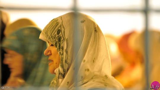 زنان بوسنی در مسجد و ادای نماز در ماه مبارک رمضان