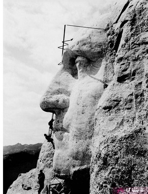 تراشیدن کوه راشمو، سال ۱۹۳۲ میلادی
