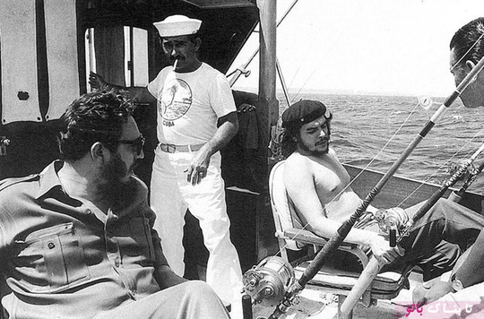 چه گوارا و فیدل کاسترو در حال ماهیگیری ، سال ۱۹۶۰ میلادی