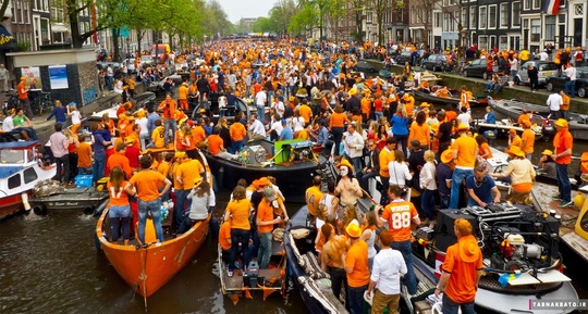 جمعیت هلند نسبت به مساحت آن بیشتر است. تراکم جمعیت در هلند به 478 نفر در هر کیلومتر مربع می رسد