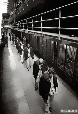 آخرین گروه از زندانیان آلکاتراز در حال ترک زندان در سال ۱۹۶۳ ، و برای همیشه الکاتراز خالی می شود 