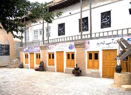 موزه آب شاهرود
موزه آب شاهرود نخستین موزه اختصاصی آب در ایران است که در سال ۱۳۹۱ افتتاح شده است.
در این موزه از قدیمی‌ترین تا جدیدترین اختراعات و تولیدات مرتبط با آب به نمایش گذاشته شده است.
