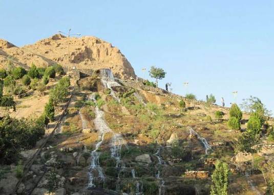  پارک آبشار شاهرود
پارک آبشار شاهرود، مکانی مناسب برای استراحت و لذت بردن از طبیعت زیبا،
آب و هوای مطبوع و تماشای چشم‌اندازهای دیدنی است.