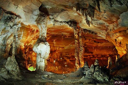 غار بارتون کریک (Barton Creek) یکی از جاذبه های زیرزمینی کشور بلیز (Belize) واقع در آمریکای مرکزی است.
طبق شواهد باستانی، مایاها از این غار به عنوان مکانی برای دفن اموات خود استفاده می کرده اند.