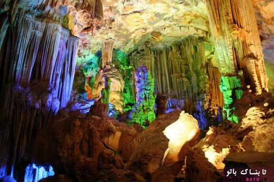 غار کارلزبد (Carlsbad) واقع در پارک ملی ایالت نیومکزیکو، یکی دیگر از غارهای پرطرفدار آمریکا به شمار می رود.
این غار با 44 کیلومتر طول، در کوه های گوادلوپ (Guadeloupe) در جنوب نیومکزیکو قرار دارد.