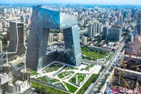 تلویزیون مرکزی چین ـ سومین ساختمان مدرن و شگفتی های معماری چین با شکل هندسی نامنظم. این ساختمان برای مقاومت در برابر زمین لرزه های شدید طراحی شده است.