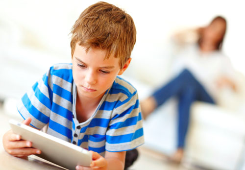 راهنمای سنی کودکان در استفاده از اینترنت
