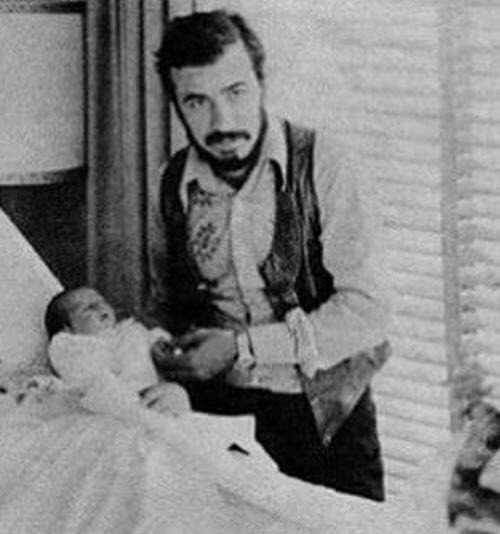 عکس نوزادی لیلا حاتمی در کنار پدر