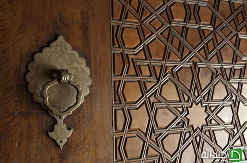 کلون و کوبه نشانه ای از فرهنگ ایرانی بر درب های قدیمی