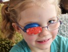 آشنایی با نشانه های تومور چشمی در کودکان