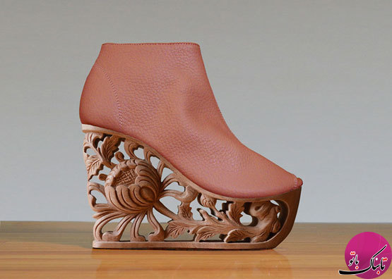 کفش‌هایی با پاشنه‌های چوبی زیبا