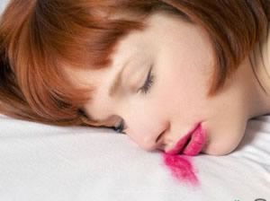 اثرات مخرب پوستی برای خوابیدن با ارایش