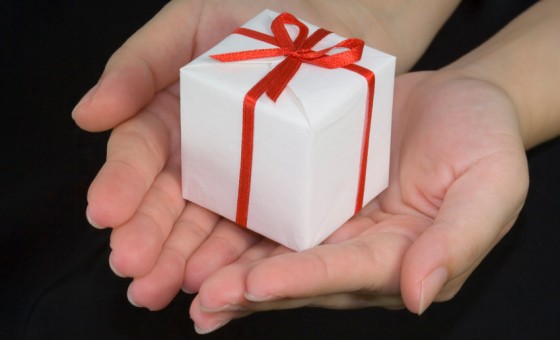 نحوه هدیه دادن در دوران نامزدی
