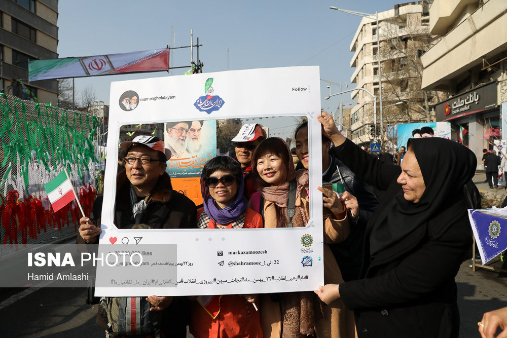 چشم بادامی‌ها در راهپیمایی ۲۲ بهمن +عکس
