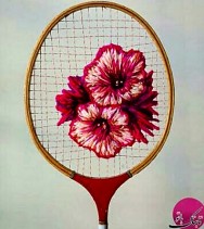 گلدوزی‌های هنرمندانه روی راکت تنیس