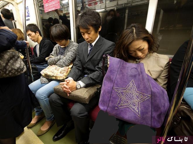 خوابیدن در اماکن عمومی؛ سنت هزار ساله ی ژاپنی ها!