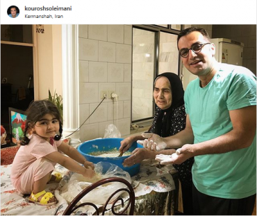 نان پزی هنرپیشه مرد ایرانی همراه مادر و دخترش +عکس