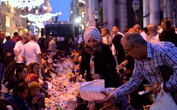 اصول مهمانی دادن در ماه رمضان؛ چگونه با انرژی کم بیشترین فعالیت را انجام دهیم؟