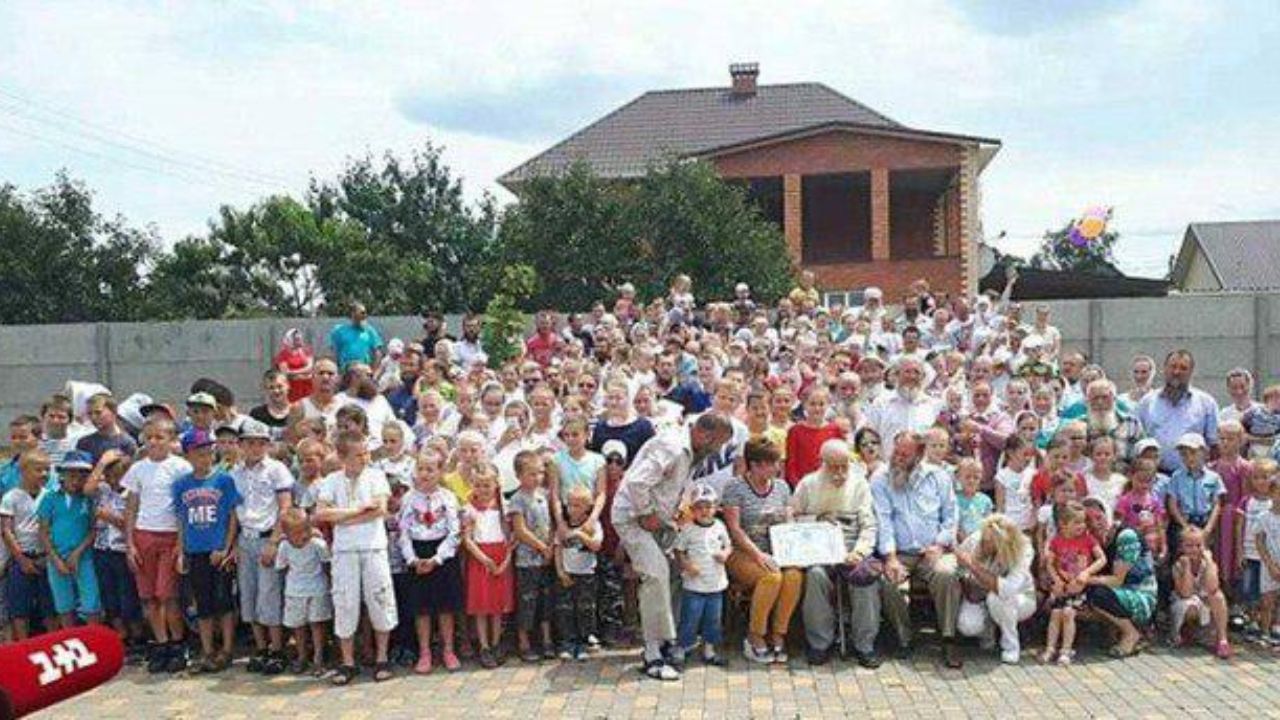 یک مرد ۸۷ ساله اوکراینی صاحب بزرگترین خانواده جهان+عکس