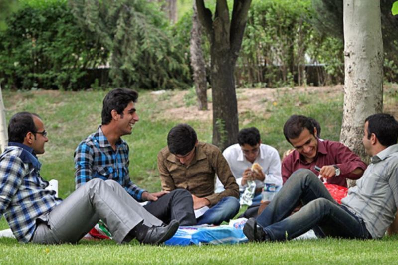 جوانان ایرانی و تونل وحشتی به نام آینده