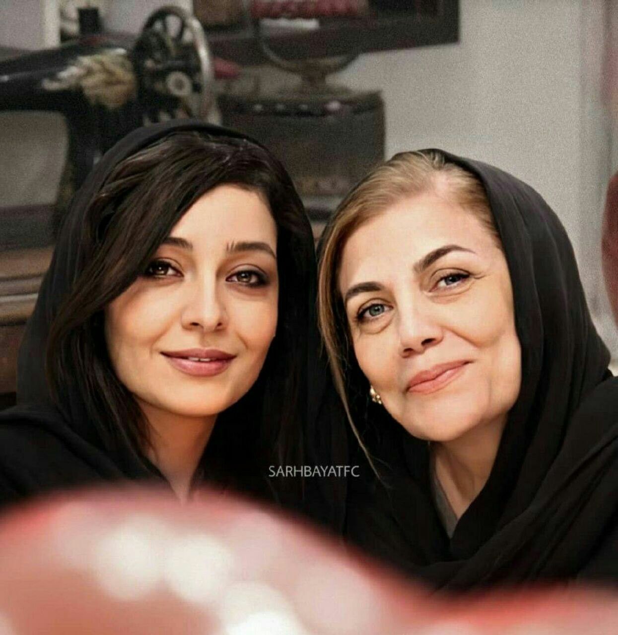 ساره بیات در کنار مادرش + عکس