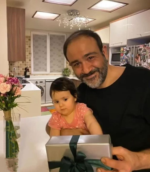 مهران غفوریان و دخترش در خانه+عکس