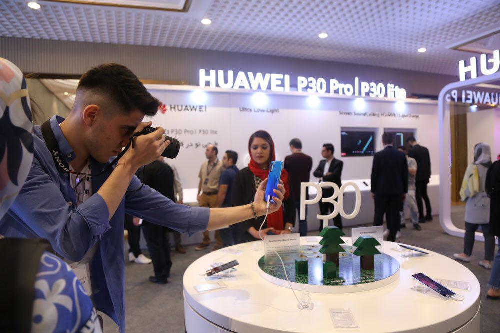 رونمایی از گوشی‌های جدید سری P Huawei با حضور اهالی رسانه