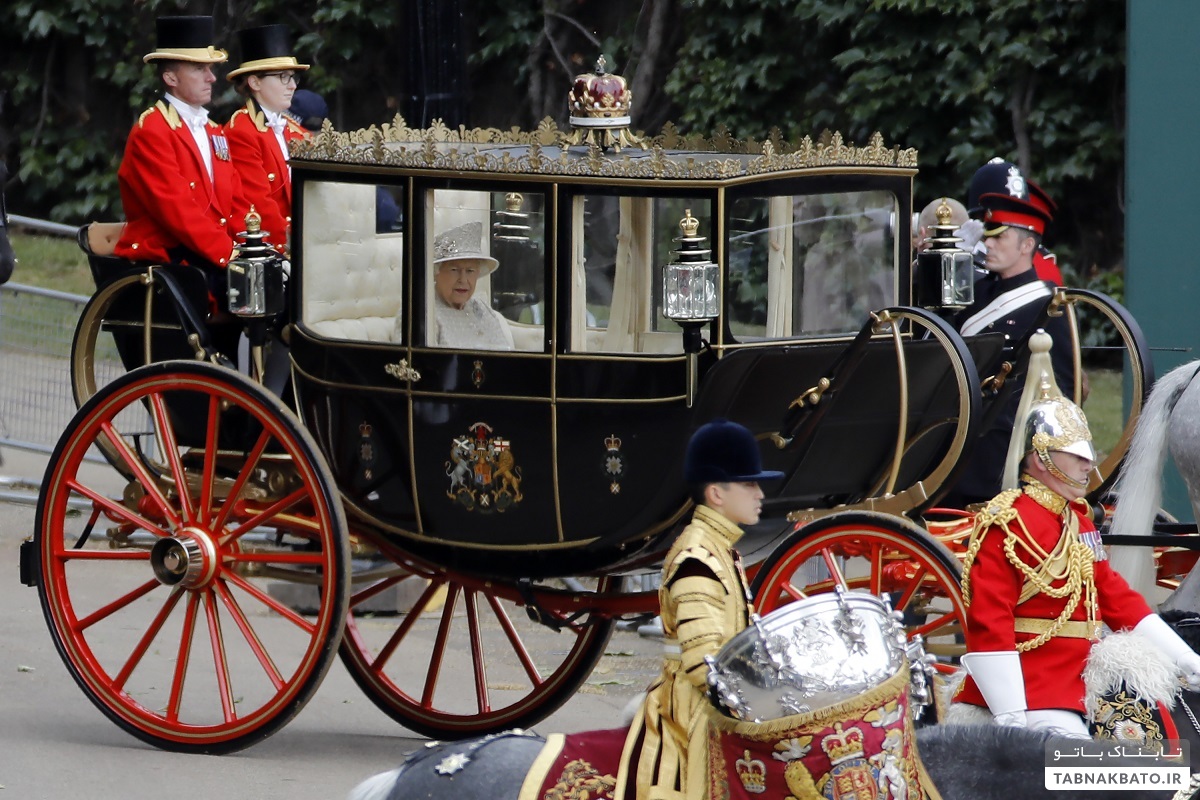 ۱۴۰۰ سرباز و ۳۰۰ اسب در جشن تولد ۹۳ سالگی ملکه الیزابت