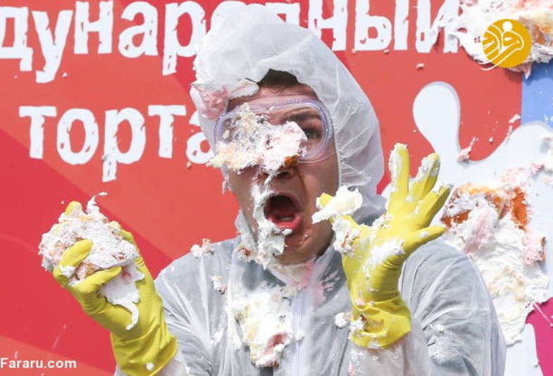 مبارزه با کیک در مسکو+عکس