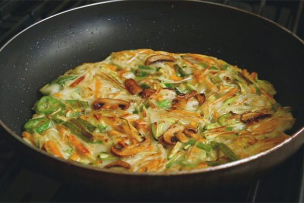 پنکیک سبزیجات یک غذای کره ای خوشمزه