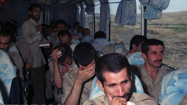 ۲۹ سال قبل، ۲۶ مرداد، بازگشت اُسرا به ایران +عکس