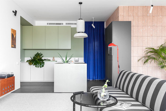 دکوراسیون آپارتمانی شاد با رنگ و بافت های پر انرژی