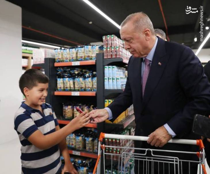 خرید کردن اردوغان در استانبول +عکس